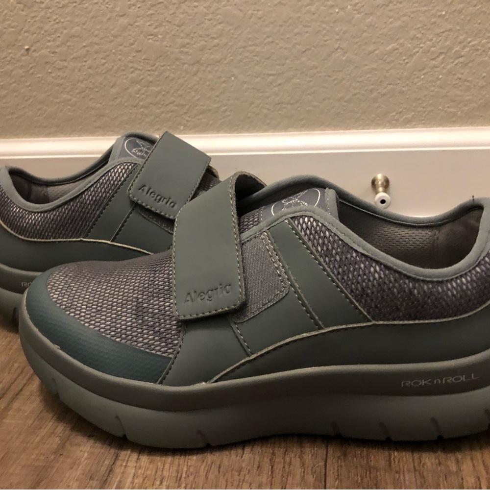 Alegria “Rok n Roll” ladies walking shoes
Grey and grey ish blue 8w
Barely worn